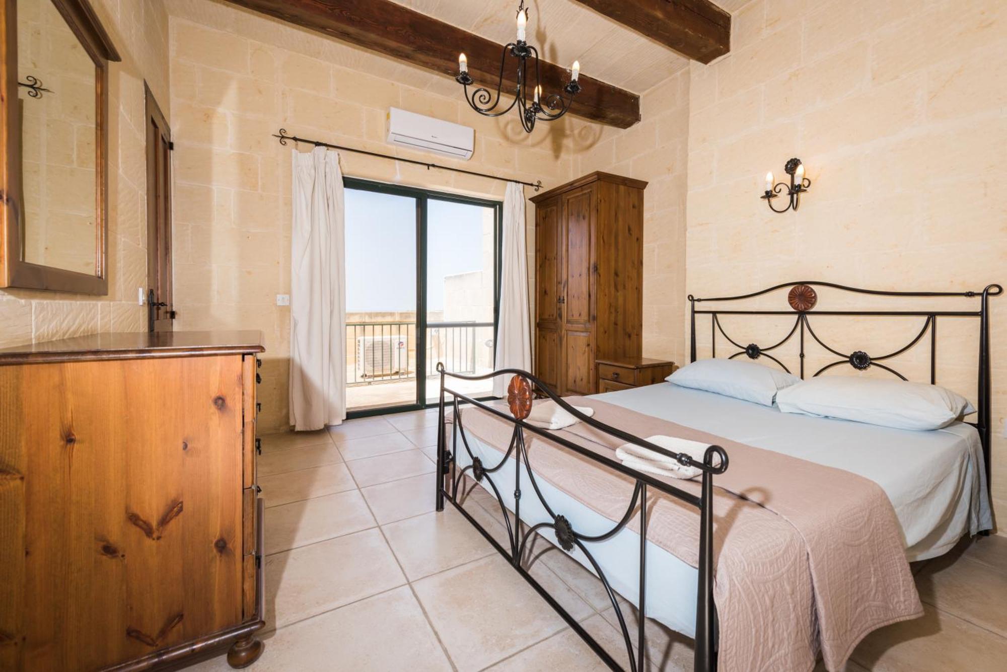4 Bedroom With Private Pool & Views